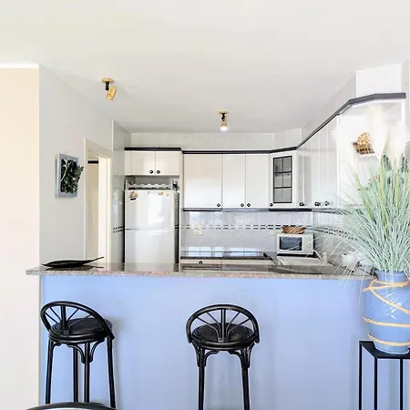 Vacaciones Zona Privilegiada: Frente Al Mar Con Terraza, 2 Hab., Rutas De Senderismo, Canyelles Petites - Es-258-72 Apartment *